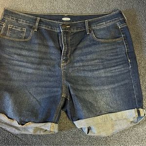 Women’s Old Navy, slightly used Jean shorts size 16